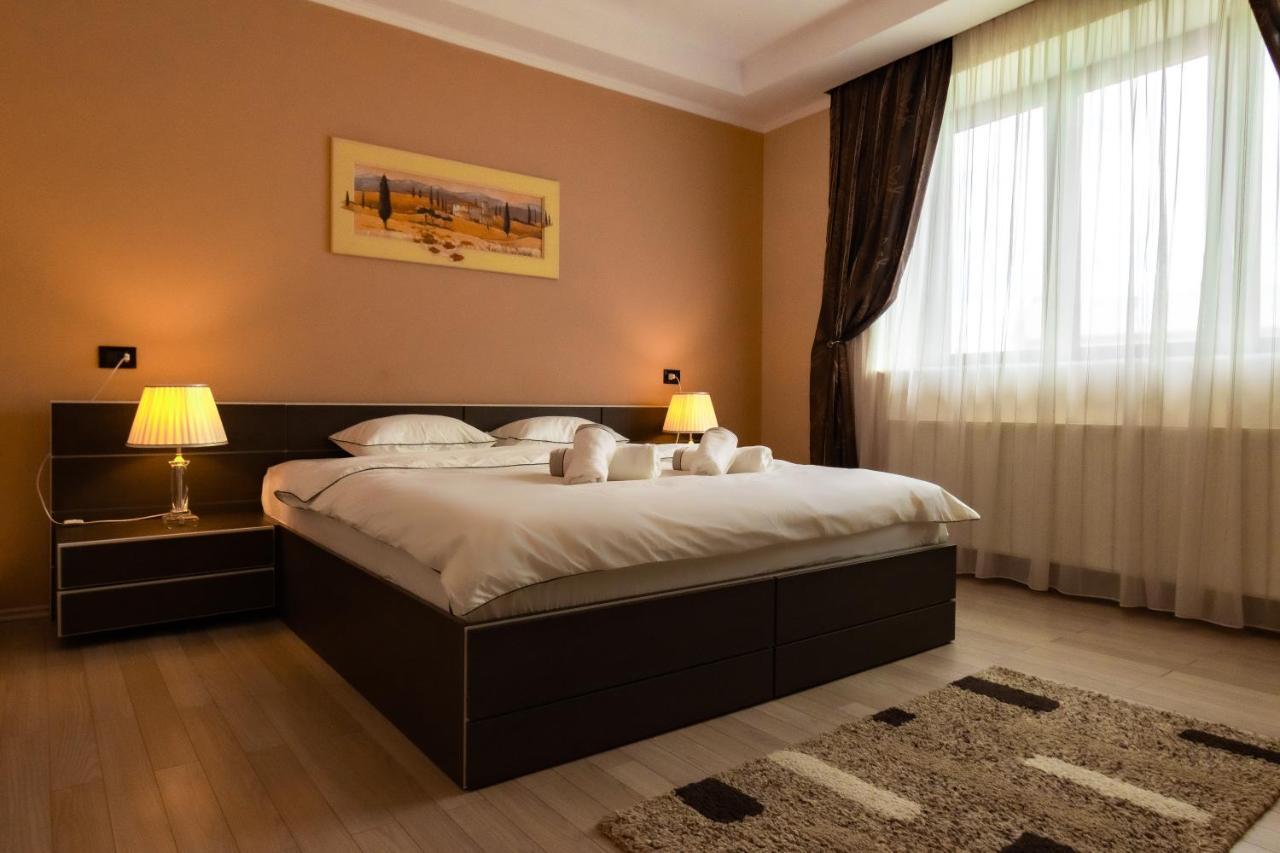 Db Apt - Comfort And Space In The Heart Of Old Town Apartment Brasov Luaran gambar
